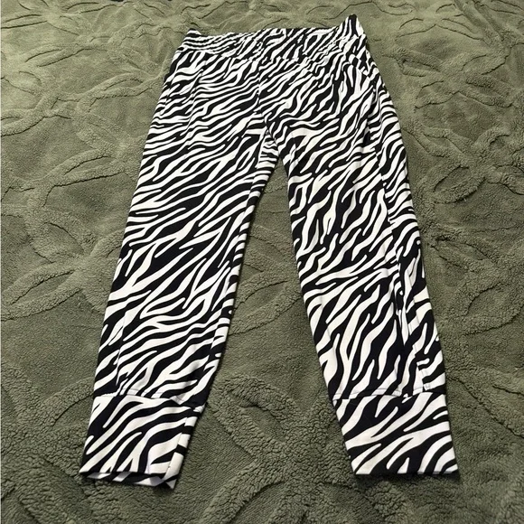 CAbi Black and White Animal Print Pants L - Picture 4 of 8